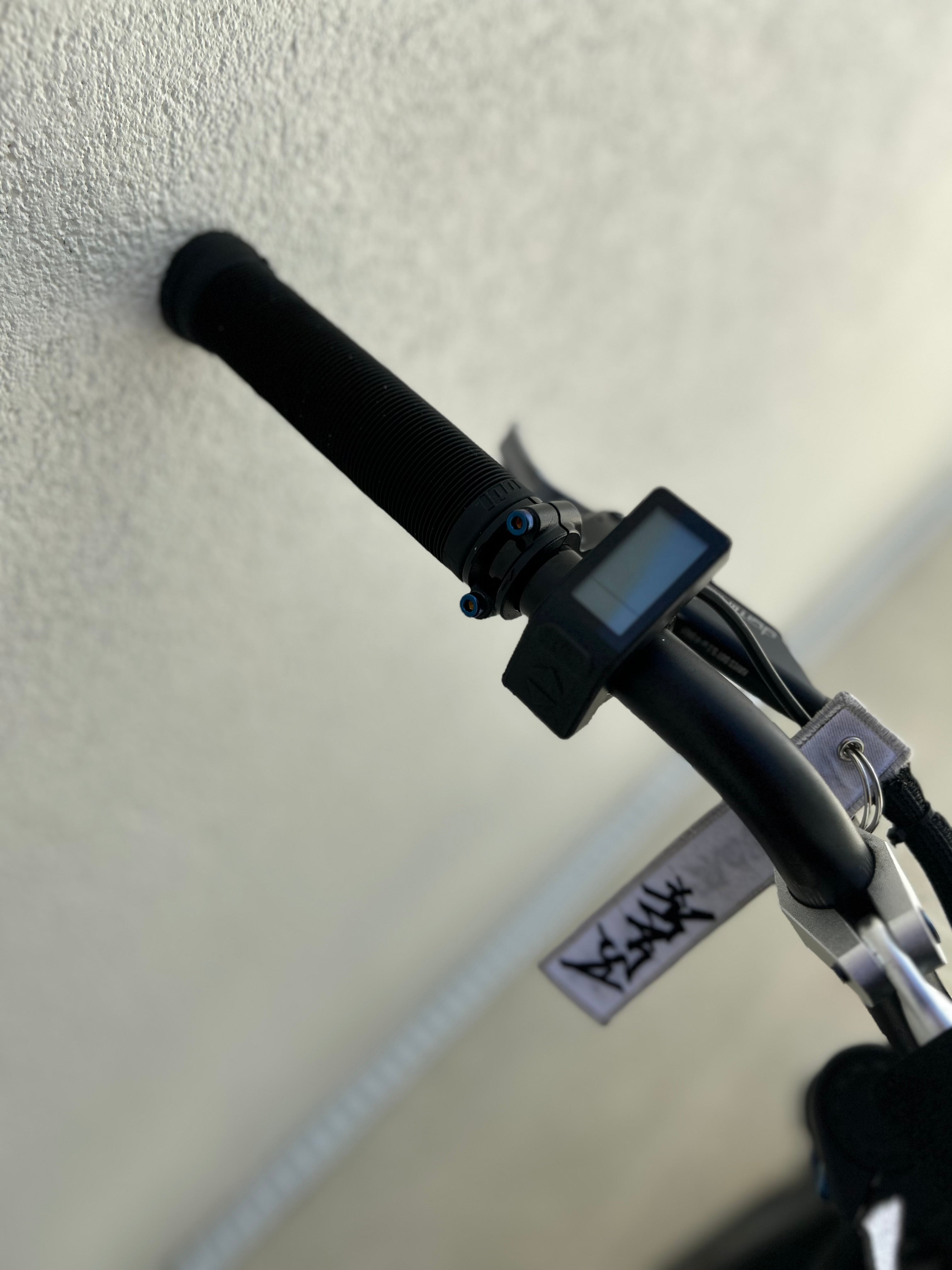 Dominion lever titanium